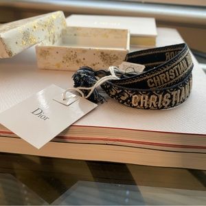 J'ADIOR BRACELET SET
Navy blue Dior Oblique cotton